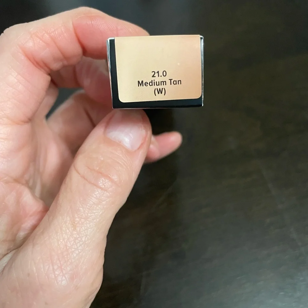 IT Cosmetics Bye Bye Under Eye Full Coverage Anti-Aging Waterproof Concealer M